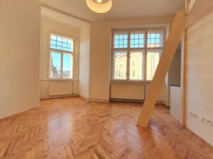 Pronájem bytu 1+kk, Praha, Svobodova, 33 m2