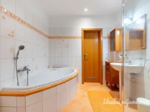 Pronájem bytu 3+kk, Jesenice, Za Rybníkem, 91 m2