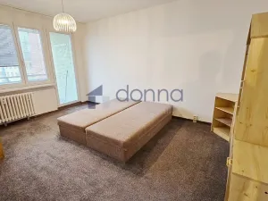 Pronájem bytu 2+1, Praha, Zvolská, 60 m2