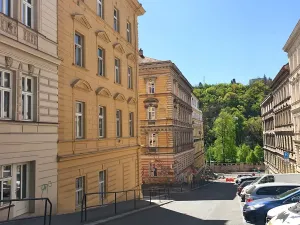 Prodej bytu 1+kk, Praha - Smíchov, Grafická, 15 m2