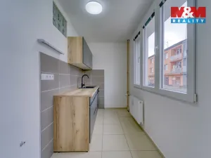 Prodej bytu 4+1, Lesná, 64 m2