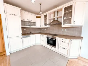 Pronájem bytu 2+kk, Praha - Vršovice, Pod stupni, 60 m2
