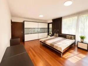 Prodej bytu 4+1, Praha - Bubeneč, Pod kaštany, 164 m2