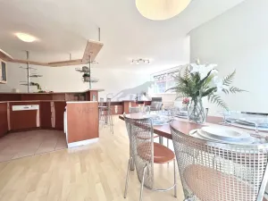 Prodej bytu 4+kk, Praha - Vysočany, Skloněná, 116 m2