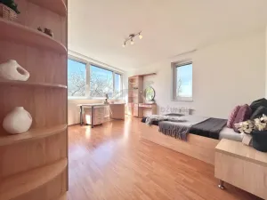 Prodej bytu 4+kk, Praha - Vysočany, Skloněná, 116 m2