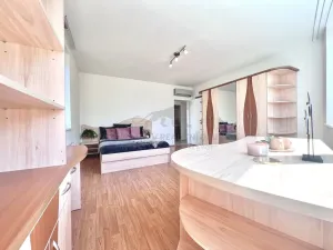 Prodej bytu 4+kk, Praha - Vysočany, Skloněná, 116 m2