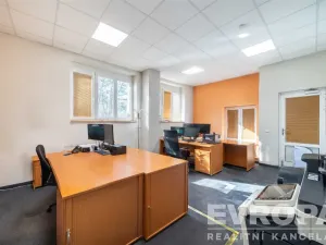 Pronájem skladu, Plzeň - Božkov, Božkovské náměstí, 985 m2