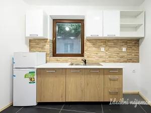 Pronájem bytu 2+kk, Praha - Lysolaje, Lysolajské údolí, 49 m2