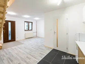 Pronájem bytu 2+kk, Praha - Lysolaje, Lysolajské údolí, 49 m2