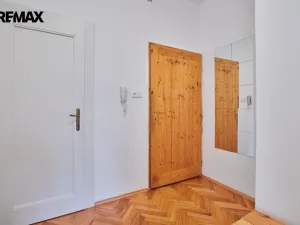 Pronájem bytu 2+1, Praha - Bubeneč, Bubenečská, 69 m2