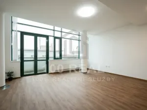 Pronájem bytu 3+kk, Hradec Králové, náměstí 28. října, 74 m2