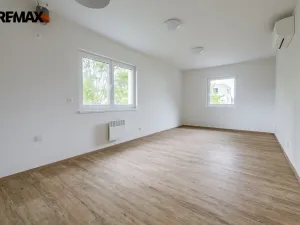Pronájem kanceláře, Úvaly, Maroldova, 70 m2