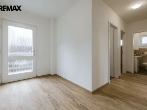 Pronájem kanceláře, Úvaly, Maroldova, 70 m2