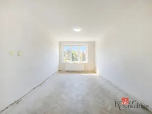 Prodej bytu 2+1, Hrádek - Nová Huť, 1. máje, 58 m2