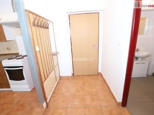 Pronájem bytu 1+kk, Karlovy Vary - Počerny, 58 m2