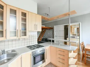 Pronájem bytu 1+kk, Praha - Strašnice, Kralická, 30 m2