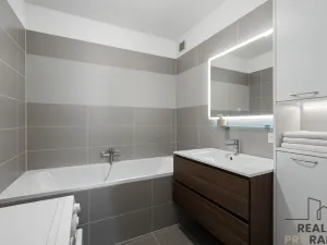 Prodej bytu 3+1, Hodonín, Šumná, 68 m2