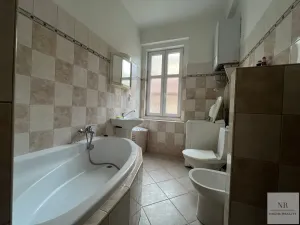 Pronájem bytu 4+1, Karlovy Vary, Šmeralova, 98 m2