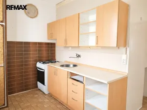 Prodej bytu 3+1, Hroznětín, Sídliště, 73 m2