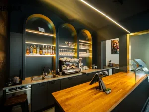 Pronájem restaurace, Praha - Smíchov, Zborovská, 185 m2