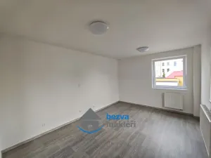 Pronájem bytu 1+kk, Pardubice, Jana Palacha, 49 m2