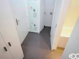Pronájem bytu 2+kk, Praha - Řepy, Laudova, 35 m2