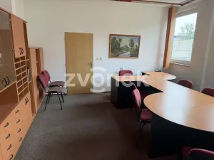 Pronájem kanceláře, Otrokovice, tř. Tomáše Bati, 151 m2