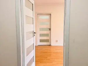 Pronájem bytu 3+1, Praha - Troja, Svídnická, 70 m2