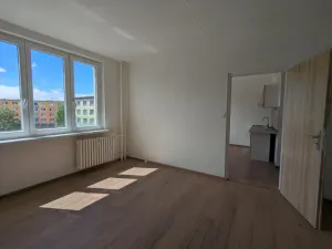 Pronájem bytu 1+1, Klášterec nad Ohří - Miřetice u Klášterce nad Ohří, Pionýrů, 35 m2