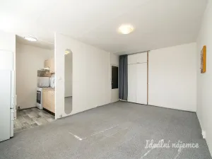 Pronájem bytu 1+kk, Praha - Vršovice, Baškirská, 34 m2