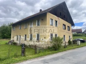 Prodej vícegeneračního domu, Sezemice, 250 m2