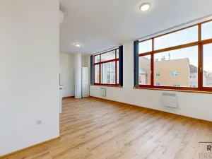 Prodej bytu 3+kk, Třebíč - Vnitřní Město, Karlovo nám., 80 m2