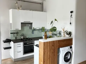 Pronájem bytu 2+kk, Praha, U Uranie, 51 m2