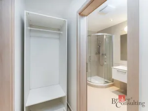 Pronájem bytu 1+kk, Praha, Olšanská, 39 m2