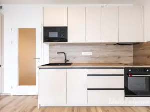 Pronájem bytu 1+kk, Praha - Hloubětín, Poděbradská, 37 m2