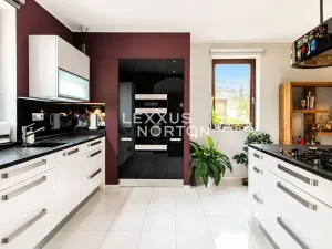 Pronájem rodinného domu, Praha - Křeslice, Pod ovčínem, 260 m2