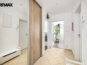 Prodej bytu 2+kk, Praha - Horní Měcholupy, Modenská, 58 m2
