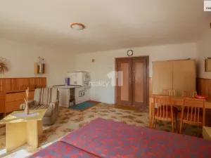 Prodej rodinného domu, Myslív, 286 m2