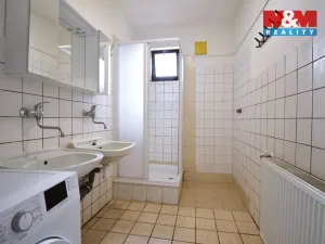 Prodej komerční nemovitosti, Libiš, 300 m2