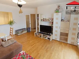 Pronájem bytu 3+1, Praha - Libeň, Společná, 66 m2