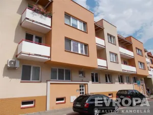 Pronájem bytu 2+1, Pardubice - Bílé Předměstí, Holubova, 62 m2