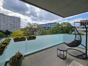 Pronájem bytu 2+kk, Praha, Nekvasilova, 62 m2