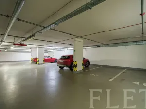 Pronájem bytu 1+kk, Praha - Vysočany, Bassova, 28 m2