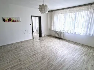 Pronájem bytu 2+kk, Praha - Kamýk, Zárubova, 42 m2