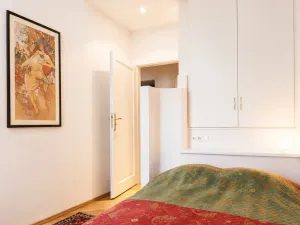 Pronájem bytu 3+1, Praha - Nové Město, Odborů, 81 m2