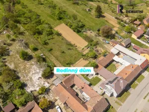 Prodej rodinného domu, Rašovice, 195 m2