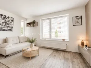 Pronájem bytu 2+kk, Hradec Králové, Průběžná, 58 m2