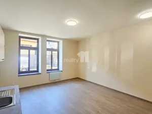 Pronájem bytu 2+kk, Kolín - Kolín IV, Školská, 46 m2