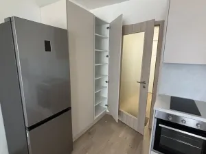 Pronájem bytu 1+kk, Praha - Vysočany, Poděbradská, 35 m2