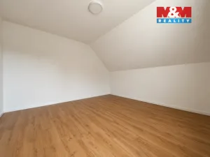 Pronájem bytu 3+1, Veltrusy, Douchova, 97 m2